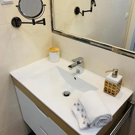 Cosy Modern House - Center - Old Town فيلة