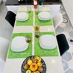 Cosy Modern House - Center - Old Town וילה אלבופיירה