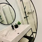 וילה Cosy Modern House - Center - Old Town אלבופיירה