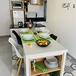 וילה Cosy Modern House - Center - Old Town *